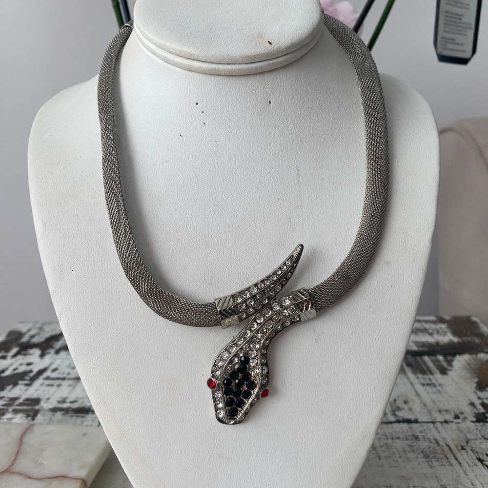 Snake Elegant Silver and Black Necklace - Picture 5 of 5